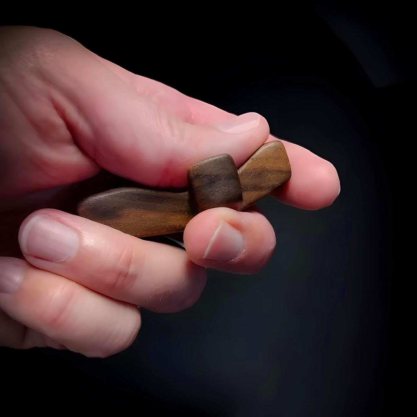 Wooden Pocket Cross Stress Relief Fidget Gift – Black Christian Encouragement Religious Handheld Cross (1 Piece)
